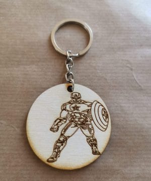 Ξύλινο μπρελοκ με τη φιγούρα του Captain America και ασημί κρίκο