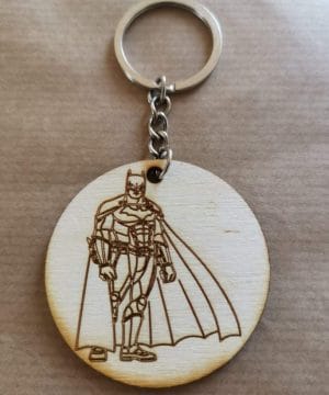 Ξύλινο μπρελόκ με τη φιγούρα του batman με ασημί κρίκο
