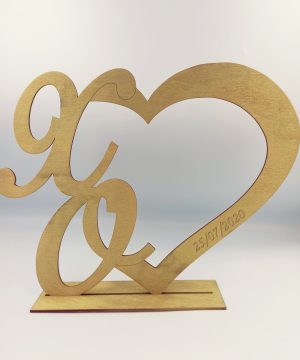 Ξύλινη καρδιά με βάση, χρυσή, με αρχικά και ημερομηνία