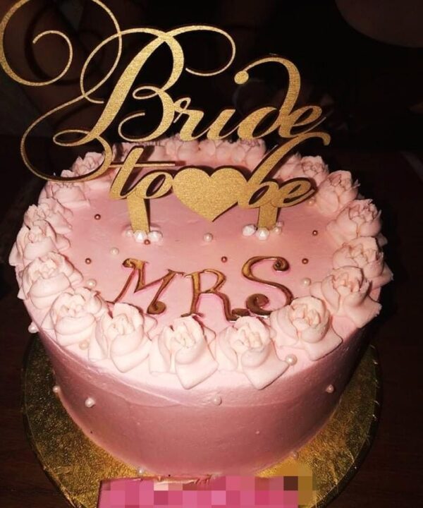 Alternative view of Ξύλινο cake topper "bride to be"