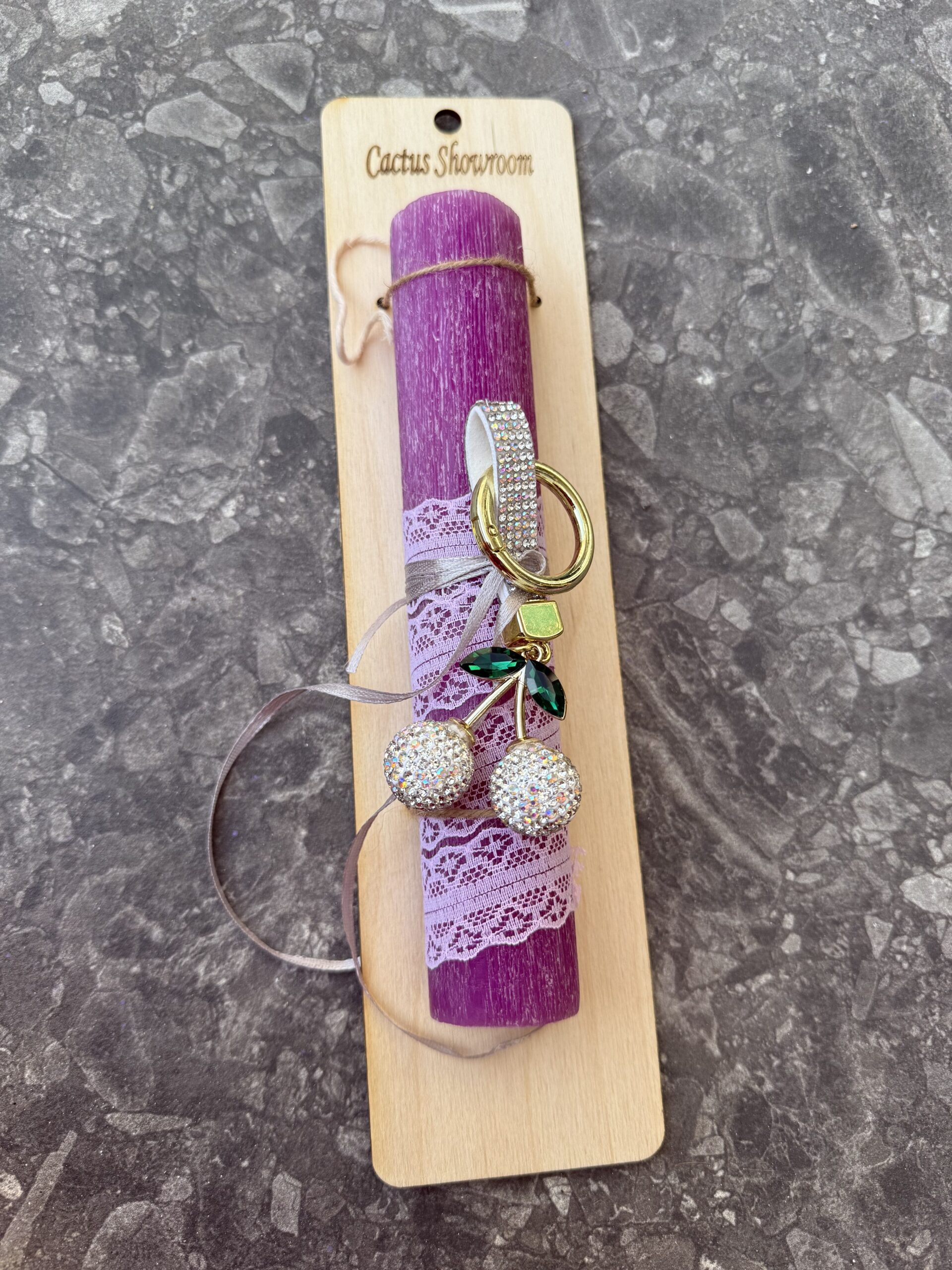 Λαμπάδα με μπρελόκ κερασάκια