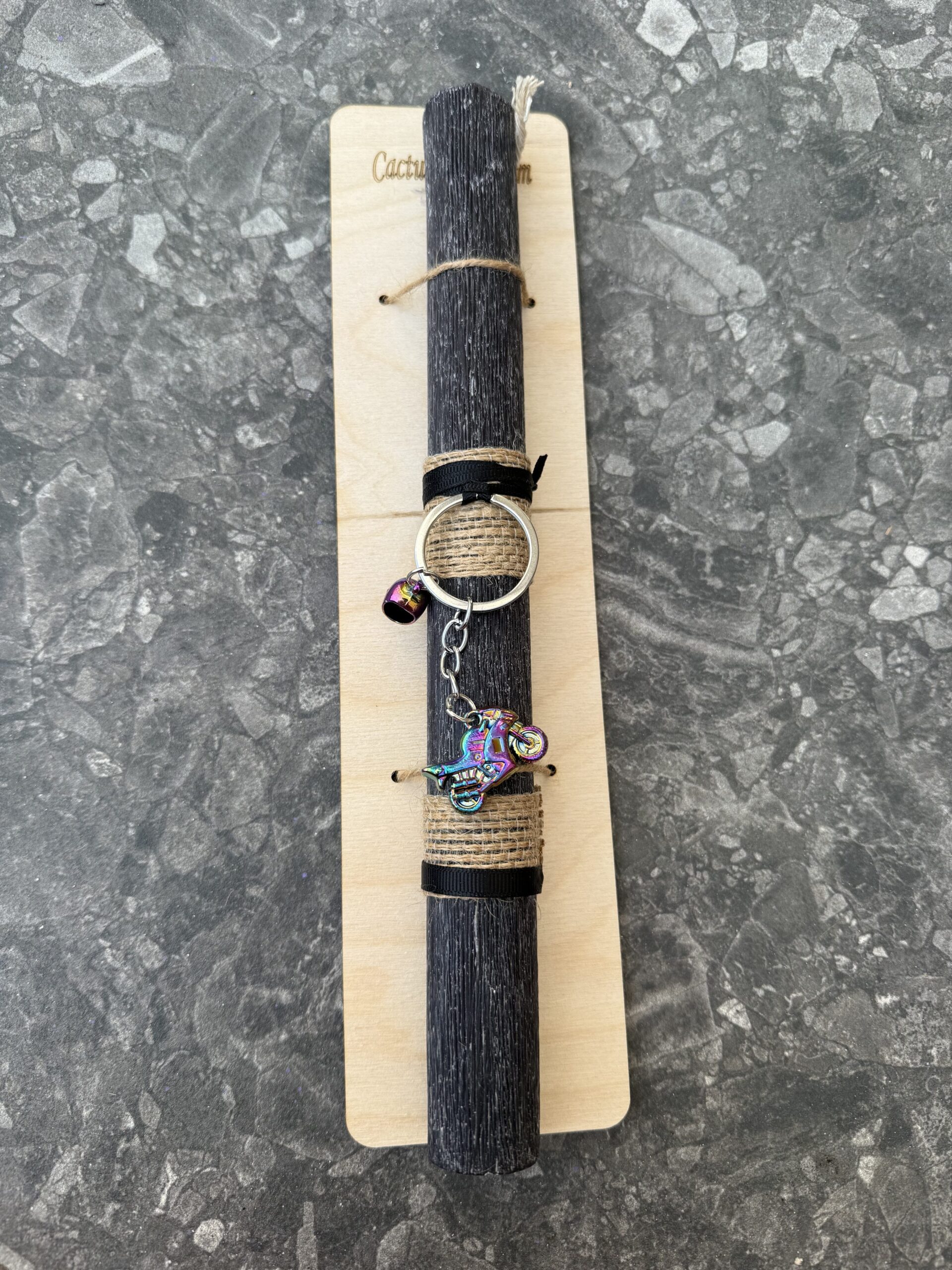 Λαμπάδα με μπρελόκ μηχανή - κράνος