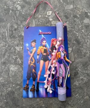 Λαμπάδα με διακοσμητική πλάτη και μαγνητάκι K-pop hunters