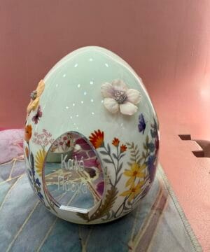 Αυγό φλοράλ με ασημί καλό Πάσχα - μεγάλο - κίτρινη βάση